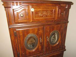 Standing chest of drawers