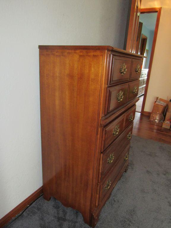 Chest of drawers