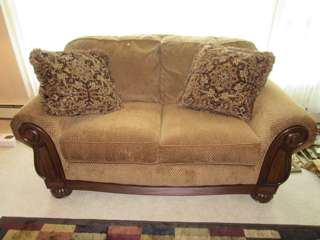 Love seat