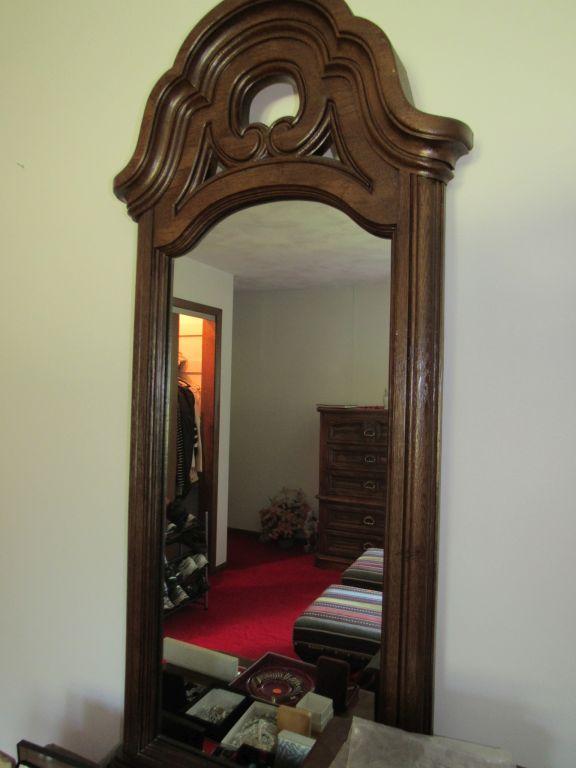 Large dresser with 2 mirrors