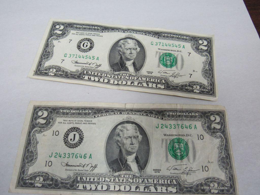 2 dollar bills