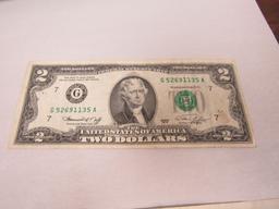 2 dollar bills