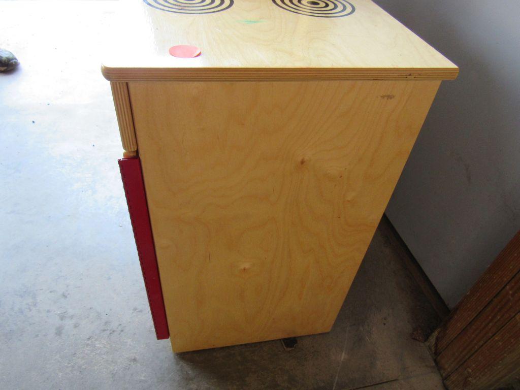 Children's stove and refrigerator