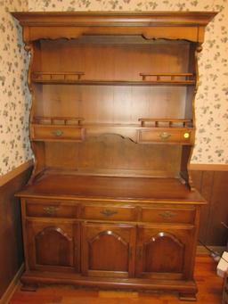 Large hutch