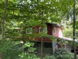 3 Bedroom Fort Wayne Home on Wooded Lot