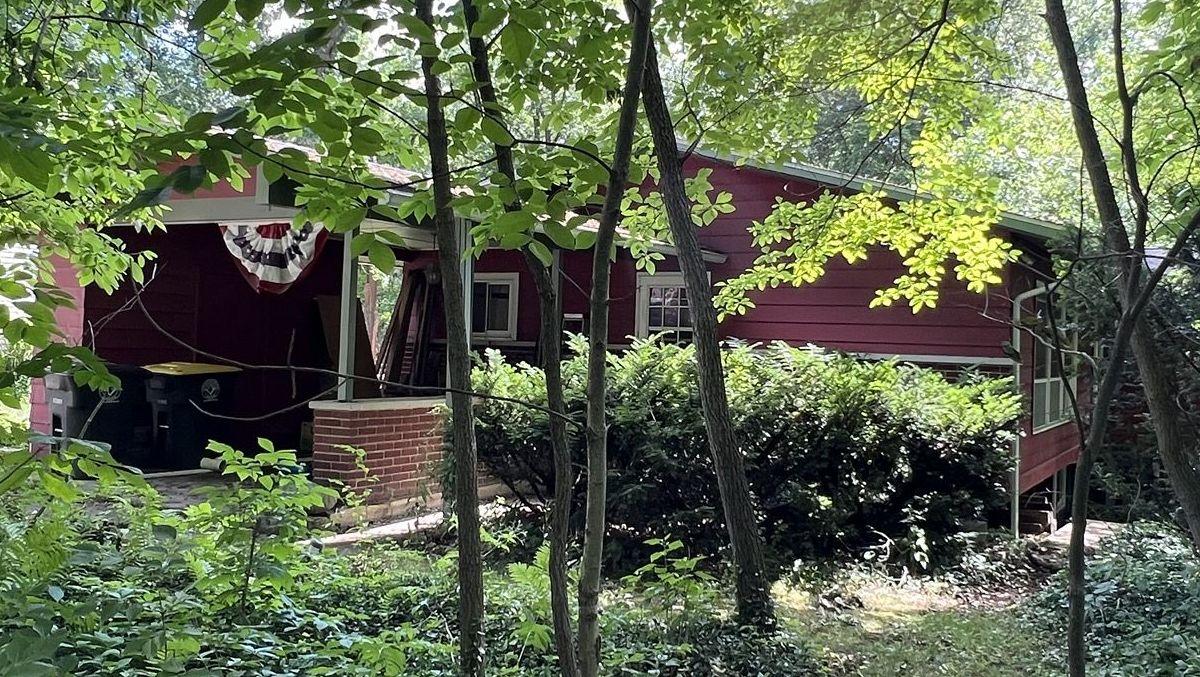 3 Bedroom Fort Wayne Home on Wooded Lot