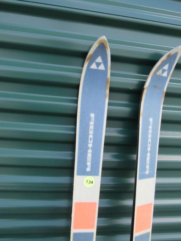Set of skis