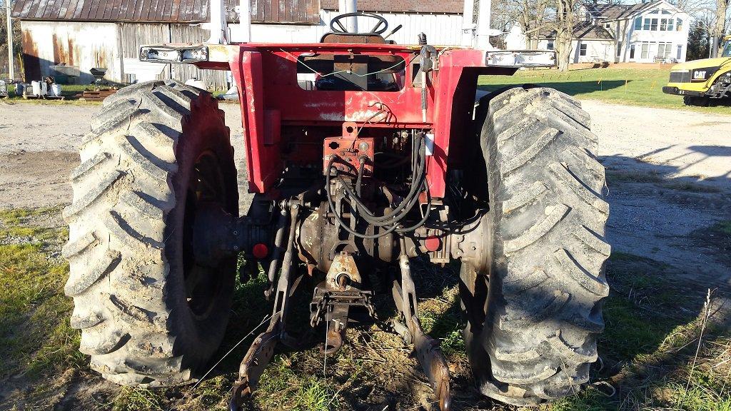 MASSEY FERGUSON 698 2WD DSL. LOADER TRACTOR