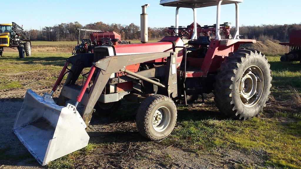 MASSEY FERGUSON 698 2WD DSL. LOADER TRACTOR