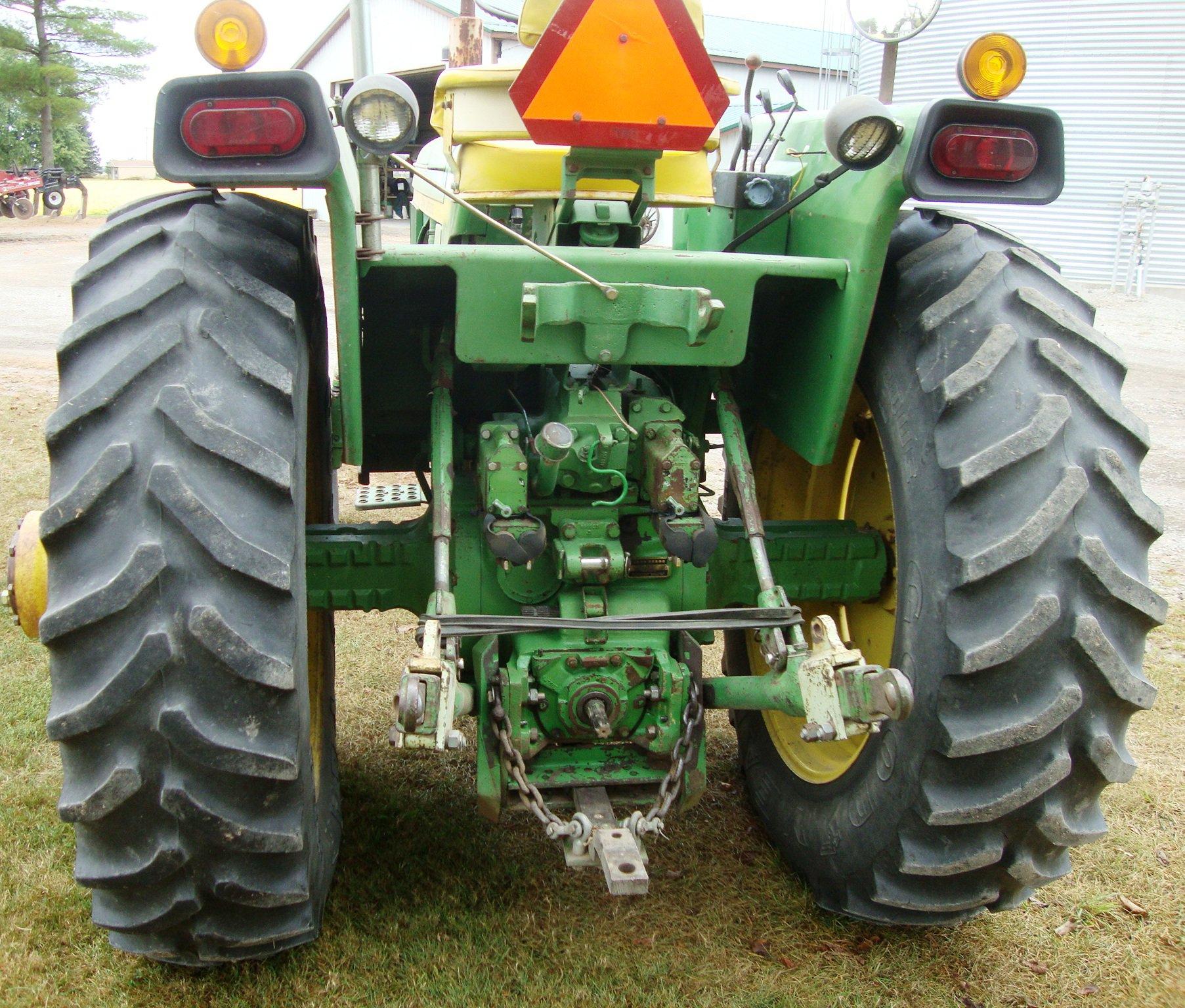 1975 JD 4230 2WD TRACTOR  OPEN STATION  6 940 HRS  QUAD RANGE  2 REMOTES  3 PT. PTO  16.9X38” AXLE D