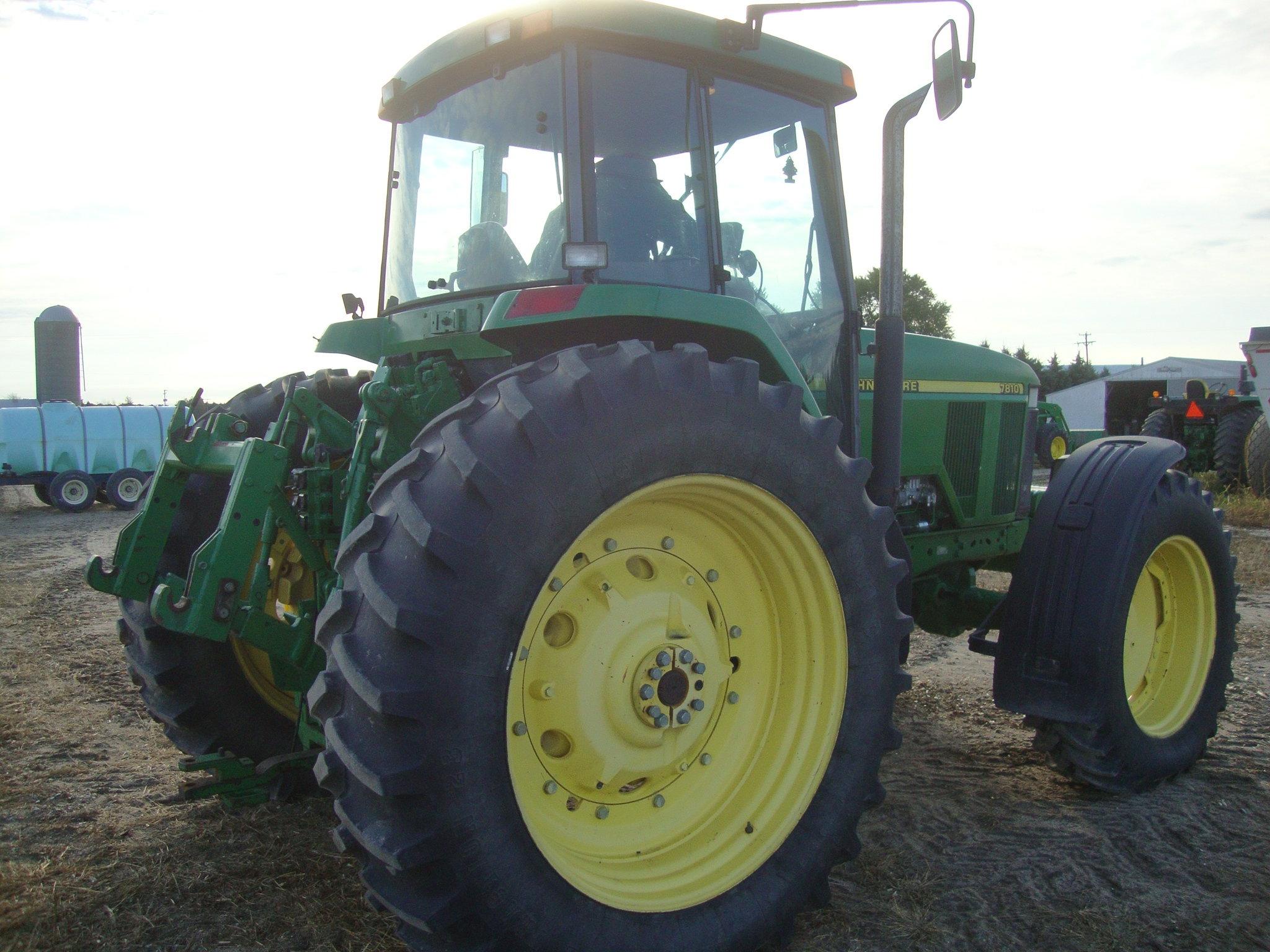 2002 JD 7810 MFWD Tractor