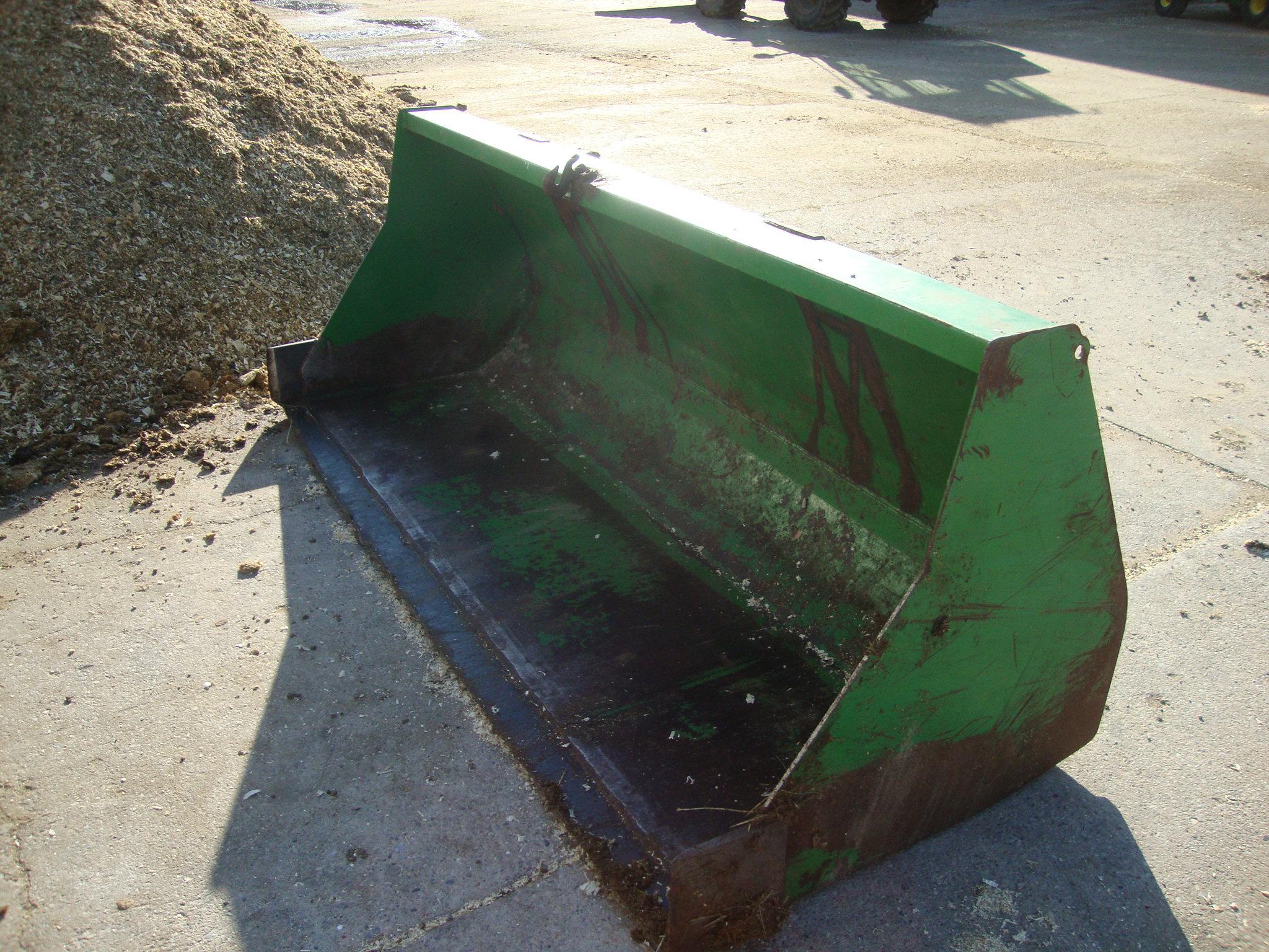 JD 640 Loader MATERIAL bucket