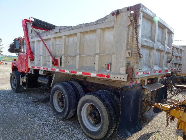 1978 MACK DM685S 10 YD. T/A DUMP TRUCK