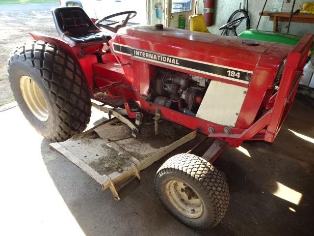 1975 IHC 184 LOWBOY TRACTOR