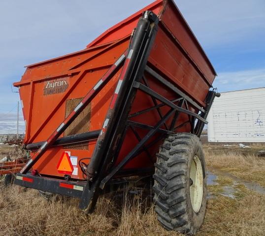 BYRON “DUMP CHIEF” HYD. DUMP CART