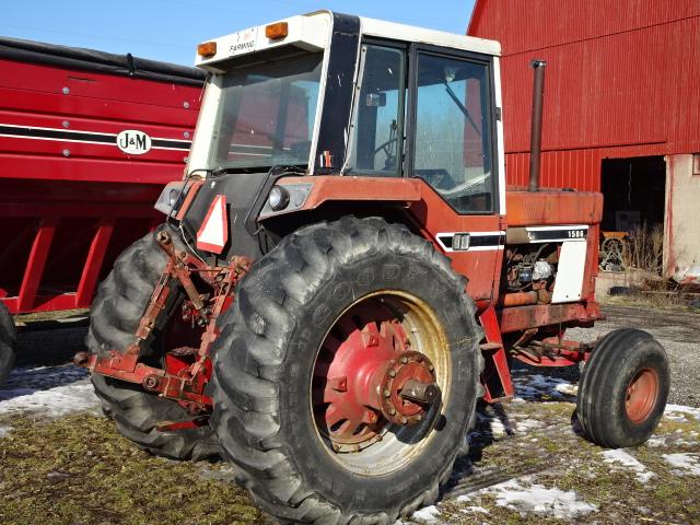 1977 IHC 1586 DSL. TRACTOR