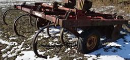 IHC 6000 CONSER-TIL  9 TOOTH CHISEL PLOW