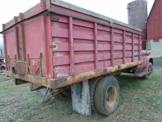 *1964 CHEVY 50 S/A GRAIN TRUCK