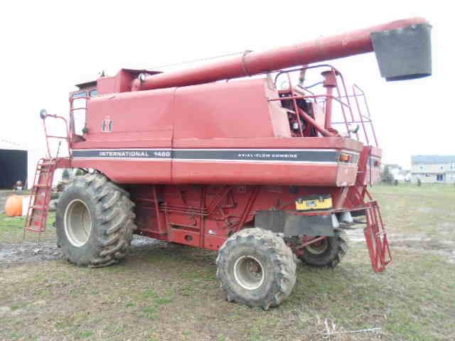 1984 IHC 1460 2WD DSL. COMBINE