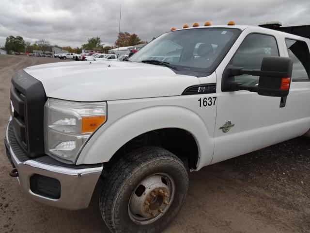 UNIT # 1637 2011 FORD F-350  4X4 CREWCAB DUALLY FLATBED