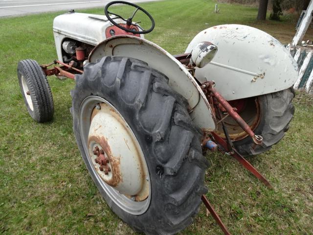 FORD 8N TRACTOR