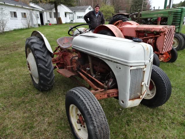 FORD 8N TRACTOR