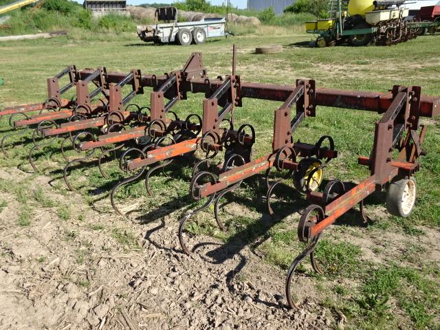 U/K 6 ROW S-TINE CROP CULTIVATOR