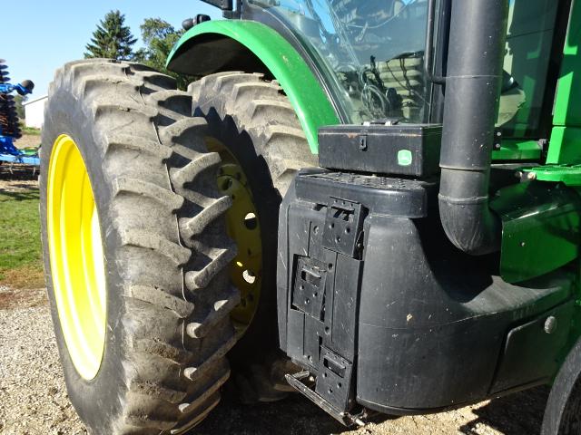 2012 JD 7200R MFWD TRACTOR