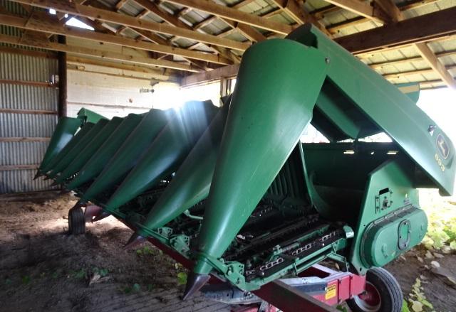 JD 893 8 ROW POLY CORN HEAD  SN# 720658