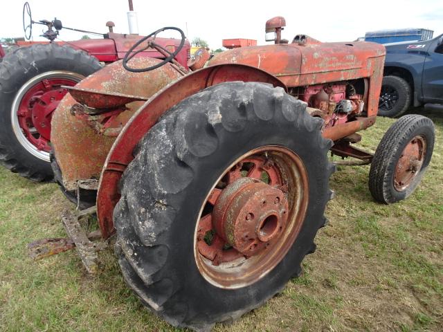 MCCORMICK DEERING WD-9 TRACTOR (ROLLS FREE)