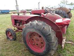 FARMALL W-4 TRACTOR  (ROLLS FREE)