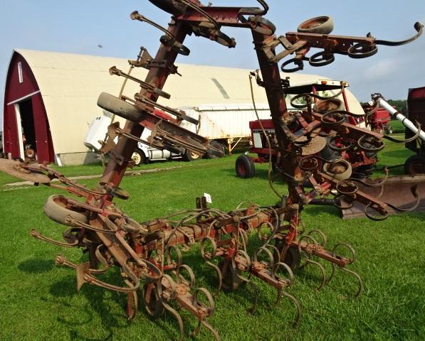 3PT 8X30” HYD. FOLD FIELD ROW CROP CULTIVATOR W/ ROLLING SHIELDS