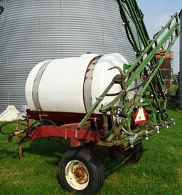 200 GALLONS/A CART SPRAYER, 45’ MANUAL BOOMS, MANUAL CONTROLS, PTO PUMP