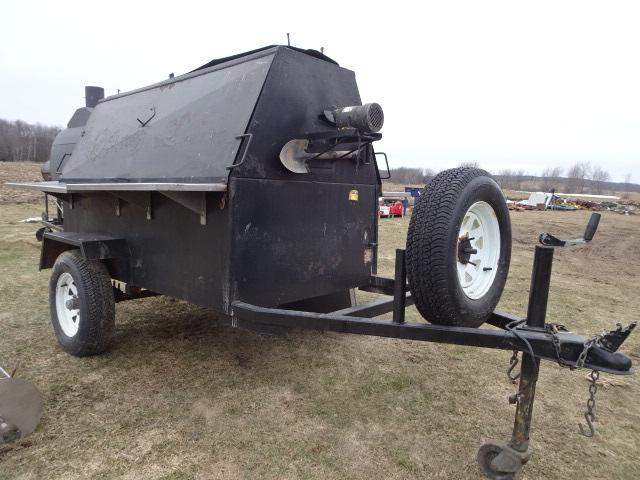 HOLSTIEN MFG. (IOWA) TOWABLE COMMERCIAL CHARCOAL ROASTER/ SMOKER