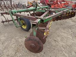 JD H1110 12’ WHEEL DISC W/ HYD. LIFT CYLINDER