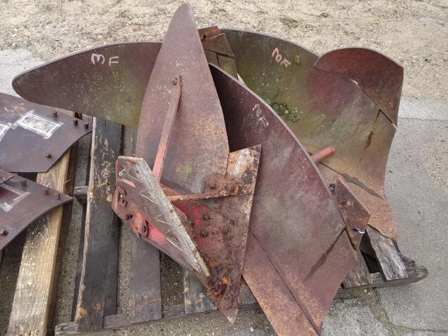 (4) MF CUT OFF PLOW BOTTOMS W. GOOD IRON