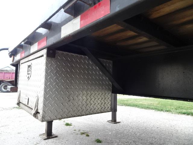 *2011 PJ 28’ FLATBED GOOSENECK TRAILER