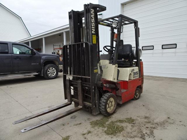 NISSAN 3000# LP FORKLIFT