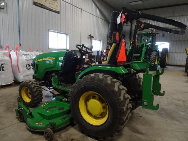 2011 JD 2720 HST MFWD TRACTOR W/ 72" MOWER DECK