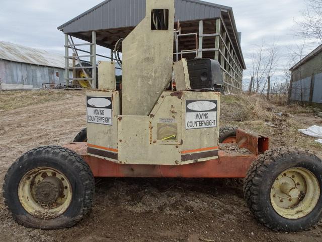 JLG 33HA MANLIFT, GAS ENGINE, SELF PROPELLED, RAN WHEN PARKED, AS-IS CONDITION