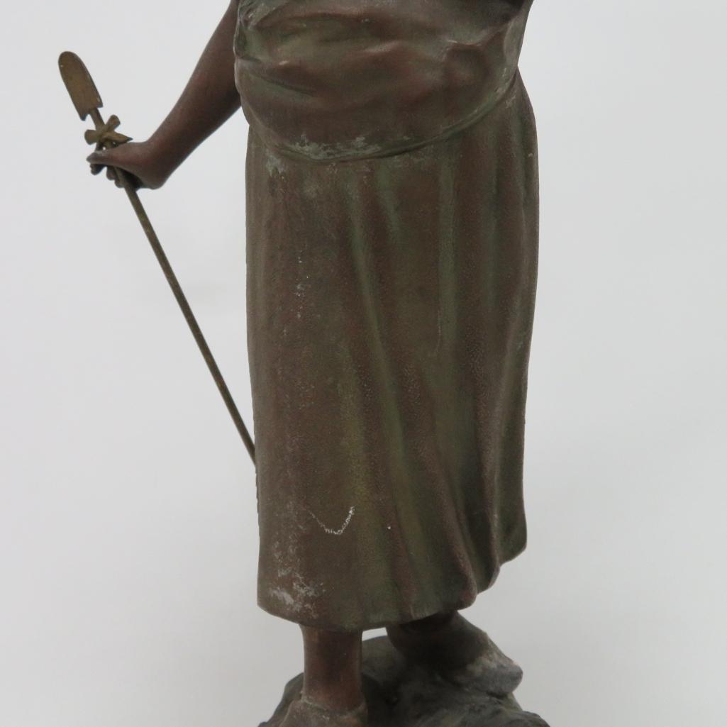 Bergere Statue Gleaner