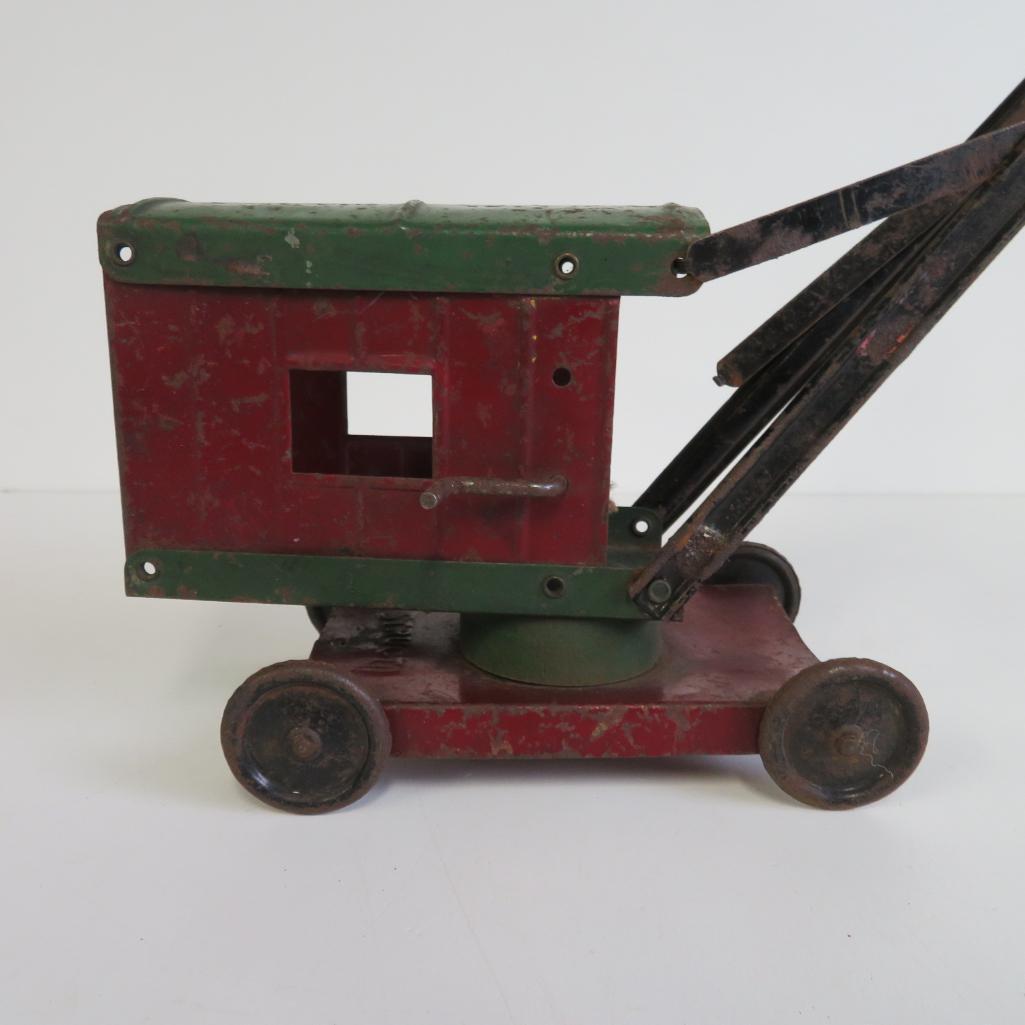 Early Structo metal steam shovel