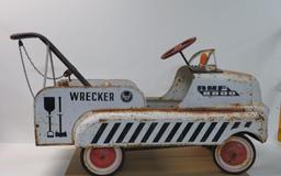 AMF Wrecker Pedal car