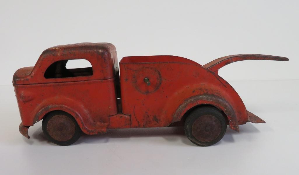 Richmond Toy Style Wrecker Truck