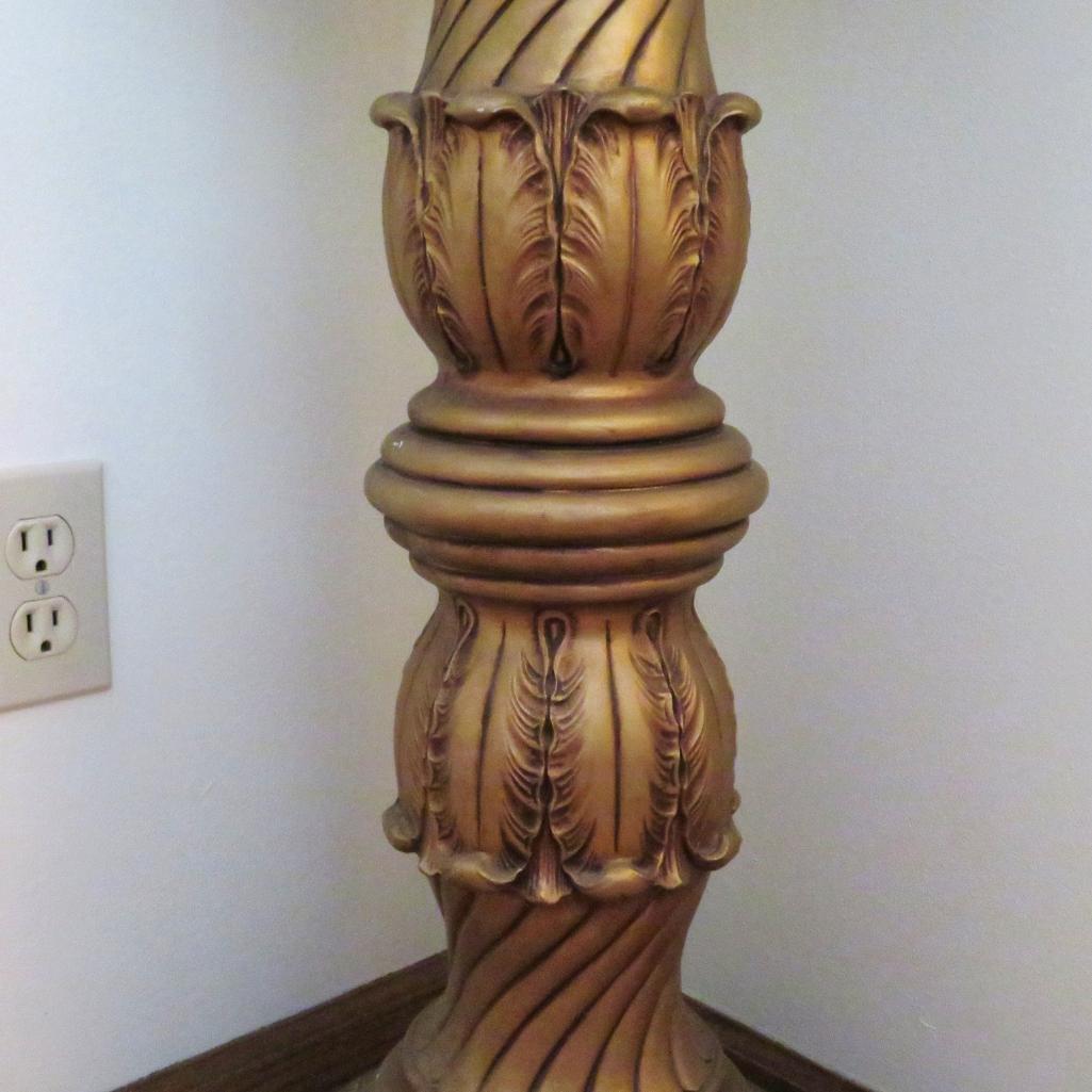 Plaster plant pedestal