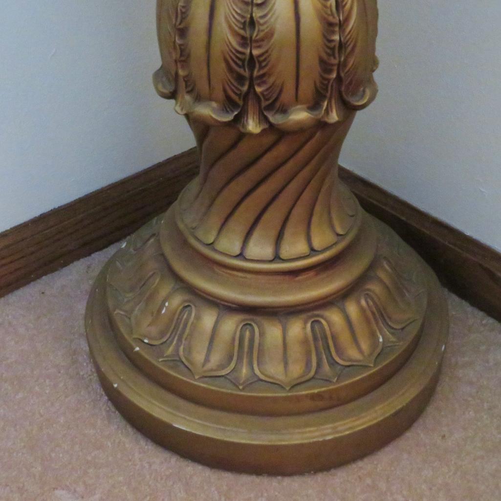 Plaster plant pedestal