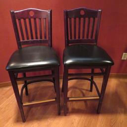 High Top Pub Table with Stools