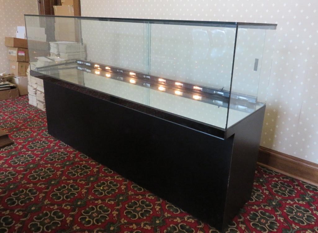 6' Lighted display case