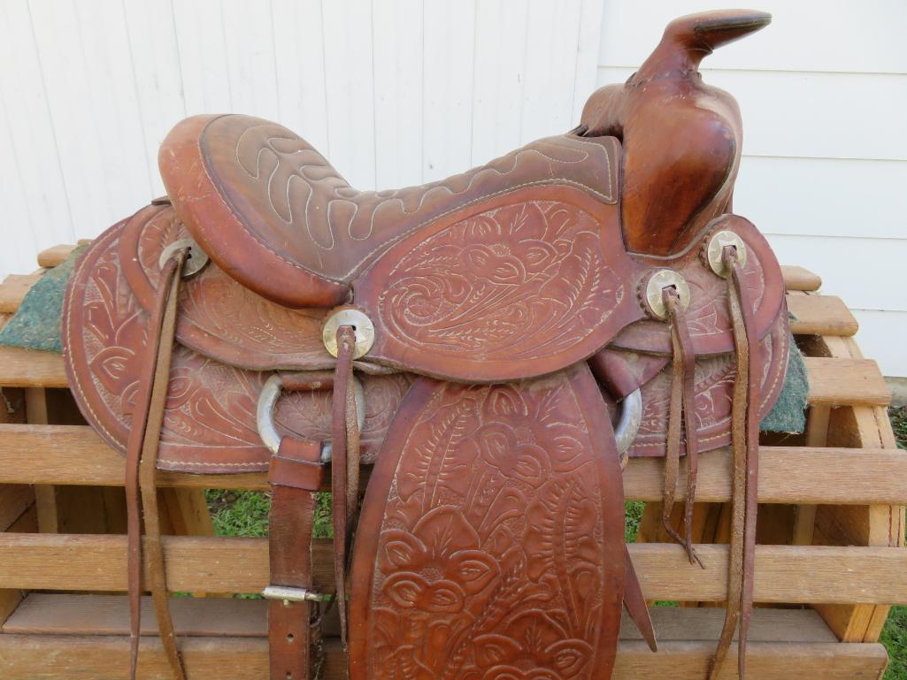 Nice leather tooled saddle, saddle stand, 14" seat