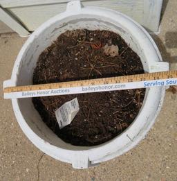 Cement patio planter, 17 1/2" tall